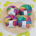 ONline Linie 12 Street Design Color, Socken- und Pullovergarn in Regenbogenfarben, 75% Schurwolle (Merino extrafein, superwash) 25% Polyamid, Lauflänge 210m/50g, Schonwaschgang bis 40°