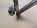 Ein 30×30mm Profil wird auf dem Lift geschweißt und ein eingeschweißtes 40×20mm Profil...