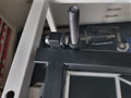 Oben wird der Winkel mit der Trapezgewindemutter...