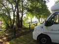 Camping de Pruillé situé au bord de la Mayenne.