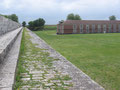 Brouage : La halle aux vivres depuis le chemin de ronde.