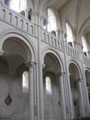 Abbaye aux Dames de Caen : Nef romane à trois niveaux de l'église.