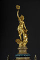 Majolika Neusilberbeschlag m. Aufsatzfigur - Herst. Heydt Strassburg 1909