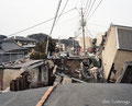 福島県いわき市　永崎 地震と津波により崩落した橋。橋の向こうの信号はついていた。