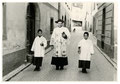 Con i Chierichetti in giro per le vie della Parrocchia per la Benedizione delle case. Primi anni '60.
