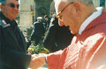 Durante la funzione del 4 novembre davanti al monumento ai caduti - 2001