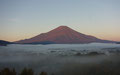 山梨12 富士吉田　山中湖からの赤富士