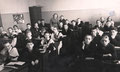 Урок математики в 6А классе (1958 год). На заднем плане учительница математики Шнейдер Р.Д.