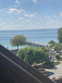Blick von der Dachterrasse auf den See