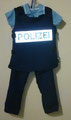 Polizeiuniform mit kugelsicherer Weste