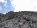 10. Seillänge, hier wird die Wand  wieder steiler, sowohl linker als auch rechter Riss sind sehr schön zu klettern (und gut abzusichern, 4ter Grat)
