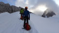 am Gletscher, rechts der Hohe Dachstein