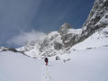 Torstein, SO-Grat mit Torsteinwechte, rechts davon die Eisrinne