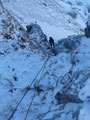 vorzeitiges Abseilen in die Abstiegsschlucht wegen Zeitmangels bzw. zu viel Schnee/Eis