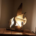 Lampada pesce, modello " PROVA A PRENDERMI", legni di mare o antichi , tela antiche. Impianto elettrico certificato.   Pezzo unico. 