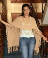Poncho beige punto pavo real