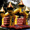 "CASTILLO GIGANTE" Medidas: 8m x 8m x 8m Edades: 2 - 14 años