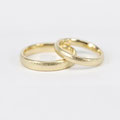 585er Gold-Trauringe, nachhaltig aus recyceltem Material, eismatte Oberfläche für modernen Look