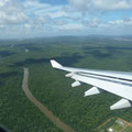 Survol de la Guyane à l'arrivée sur Cayenne