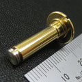 材質 : C3604 , SUS303　　　 サイズ : φ11ｘ20　　　　 LOT : 10000　　　  真鍮とSUSの圧入製品です。写真では見えませんが、中にメネジが切ってあります。そのネジ部は顧客仕様に合わせ、弊社独自の製法にて作った特殊タップを使っております。