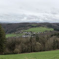 Verlasse kesternich und habe einen Schönen Blick auf Dedenborn 