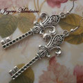PLL010 Llaves plateadas flor de lys - 6,5cm