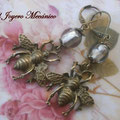 PA024 abeja en bronce claro y cuenta de cristal lampwork gris