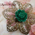 BR008 Broche en bronce con flor verde. Dimensiones 6,5 x 6,5 cm