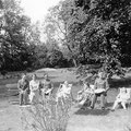 in den 1940er Jahren  |    Besuch im Park