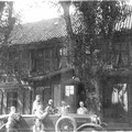 in den 1920er Jahren  |   Besuch im Automobil vor dem Gutshaus 