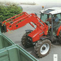 MF 4355 Traktor mit Freisichthaube (Quelle: AGCO)