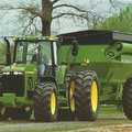 John Deere 8210 Großtraktor (Quelle: John Deere)