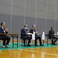 ご来賓の皆様（東広島市市長　高垣廣德様・東広島市教育委員会教育長　市場一也様・東広島市スポーツ協会会長　津森毅様・東広島市市議会議員　中川修様）