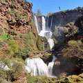 Wasserfälle von Ousoud - Toller Blick auf den Wasserfall von der Terasse eines kleinen Cafe´s ...