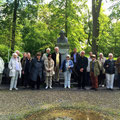 Unsere kleine Reisegruppe am Meininger Brahms Denkmal