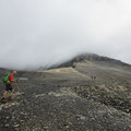 Unser Tagesziel - Haute Cime - hüllt sich in Nebel.