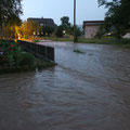 Der Innerdorfbach wird zu einem reissenden Fluss.