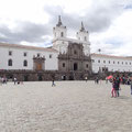 La cathédrale de Quito (très basse à cause des tremblements de terre...)