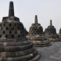 Les fameux stupas-cloches