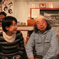 アーティストWAKKUN（涌嶋克己さん）も、石井さんの作品について語ります。春にはWAKKUNの個展も神戸で催されます。