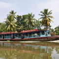 Ferry bus dans les marais du Kerala (Inde)
