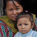 petite népalaise avec sa maman