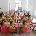Besuch im Kindergarten der Privatschule.