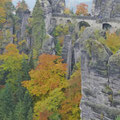 Basteibrücke im Herbstbild