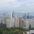 Angekommen sind wir in Hongkong. Wir sind dann zum Aussichtspunkt "Peak View" gefahren, um den guten Überblick über die Stadt zu geniessen.