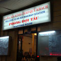 Bahnhof in Hanoi, beachte Schreibweise Waiting Room