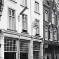 Hotel De Schuur, Catharinastraat 17-19, Breda (1960) in de 1950/1960-er jaren vermaard om zijn dansavonden in het weekend.