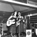 The Young Sisters (Brabanthallen 1959) met begeleiding van The Hap Cats uit Den Bosch (fotocollectie: Jack van Beek)