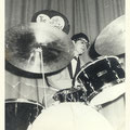 THE INSTIGATORS: Eddy Ponjee met Trixon drumstel (1965)