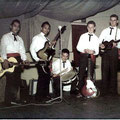 JOHNNY SPACE & his FLYING ROCKETS (1960) vlnr: Johann Nederveen - Rudy de Lion - Victor Jut - Ger Raeimakers -  Rein Klooster